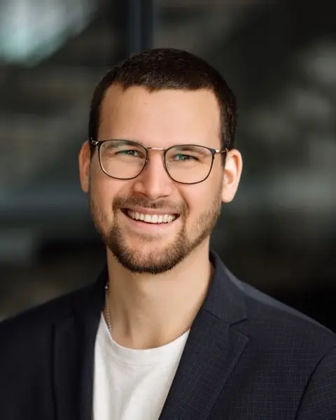 Porträt von Timon Rochholz